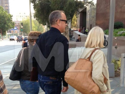 0910-tom-hanks-leaving-court