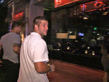 071114_tim_tebow_primary