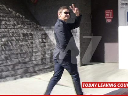 0401-jeremy-renner-leaving-court-tmz-01