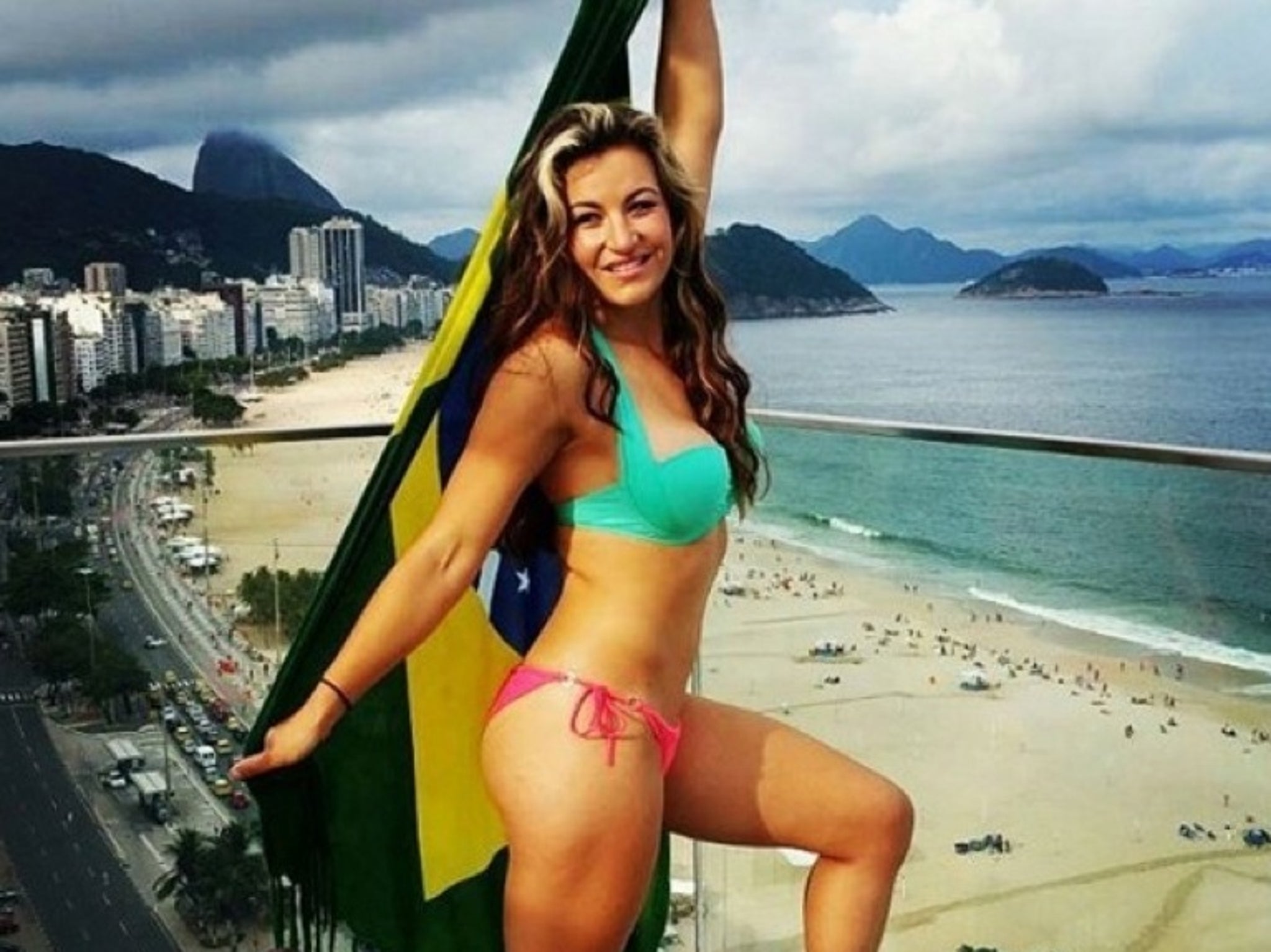 Pic) Hot girl in thong is not Miesha Tate  but does it matter? 