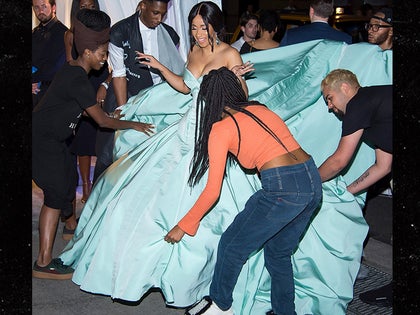 0915-cardi-b-dress-fashion-rihanna-diamond-ball-photos-2