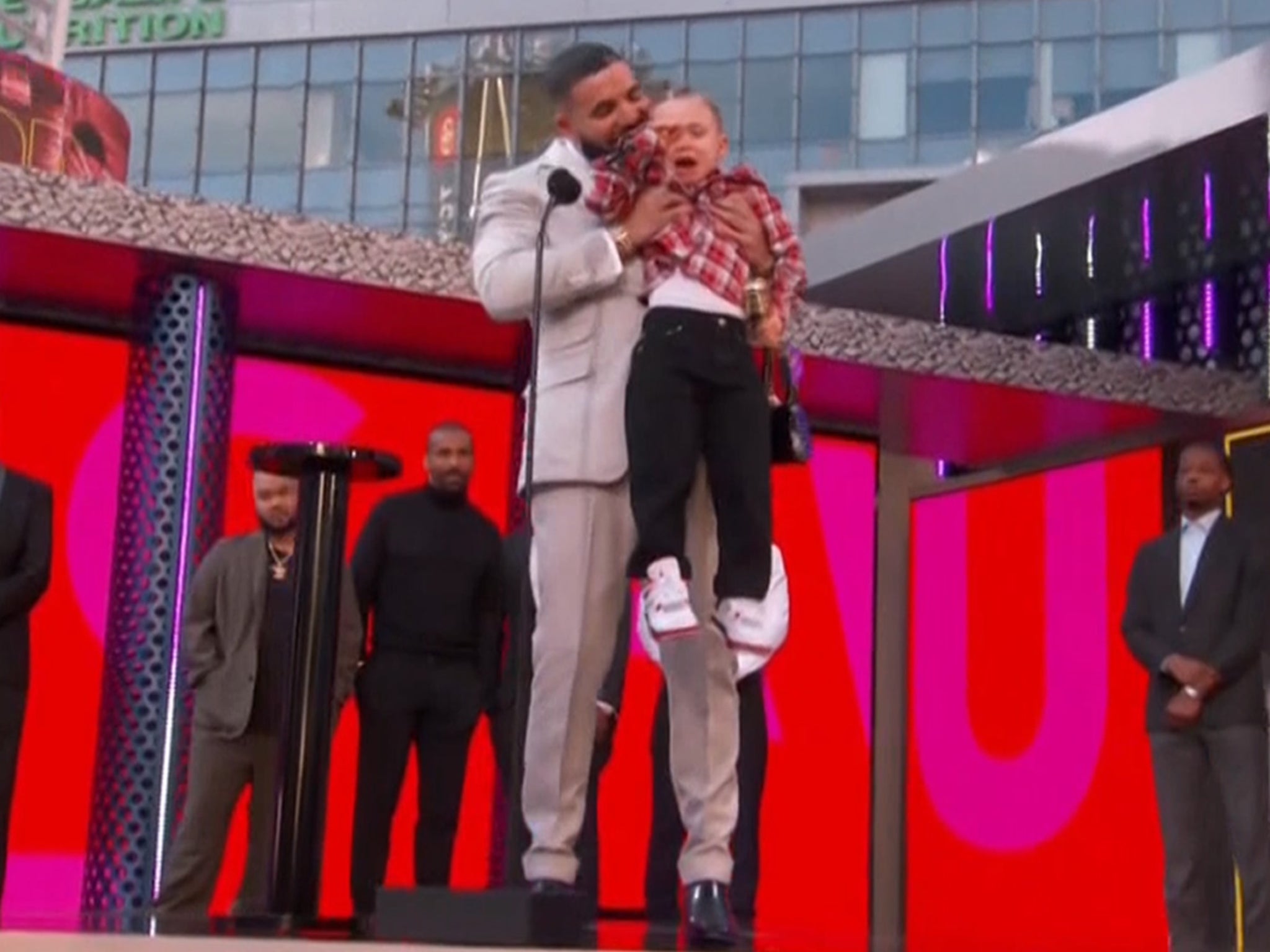 Drake's Son Bursts into Tears on Stage as Dad Accepts Artist of the Decade  Award