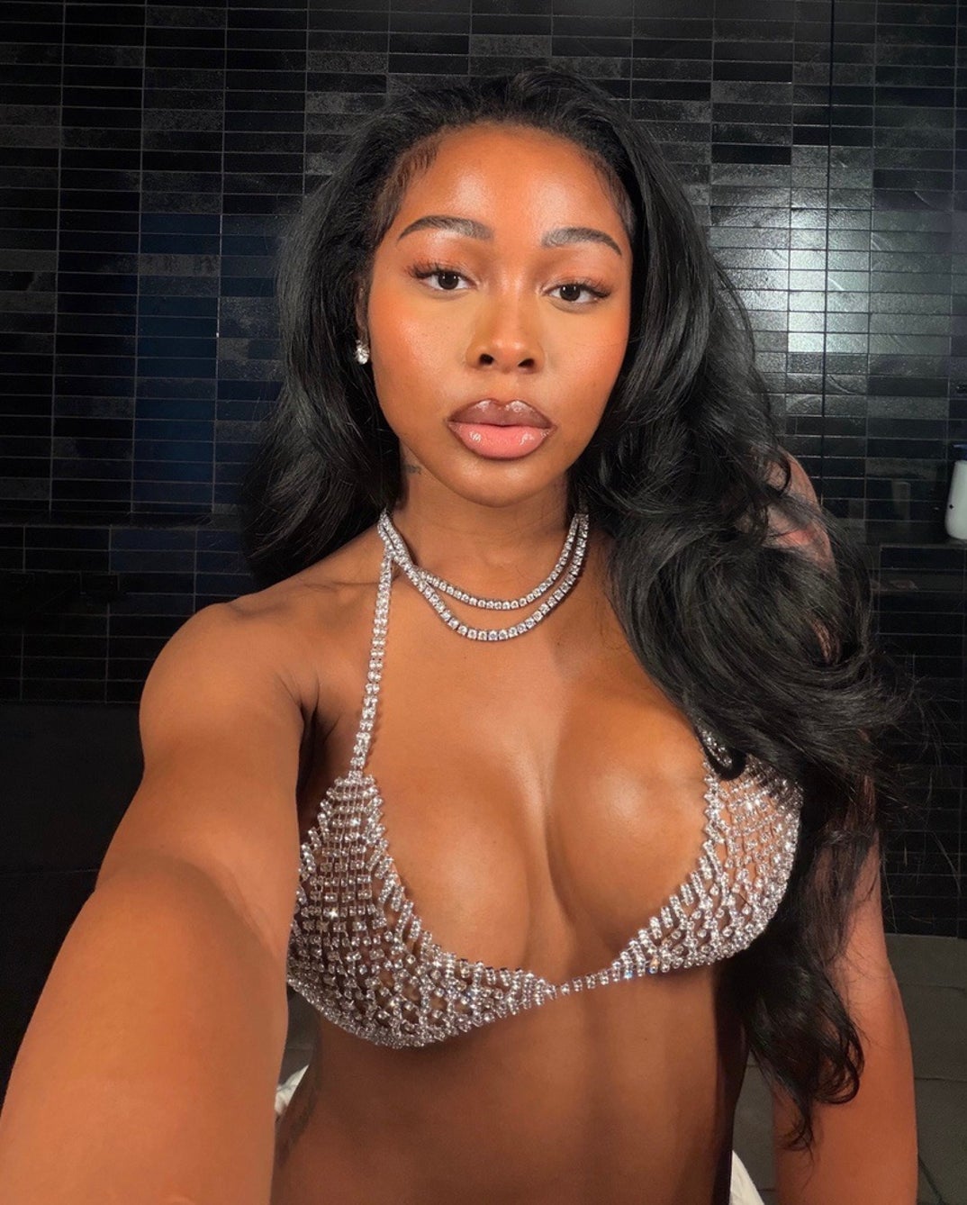 Jayda Cheaves Hot Shots 14