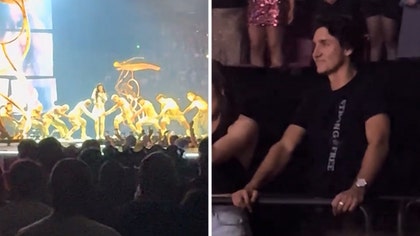 073125_trudeau_perry_concert_crowd_kal