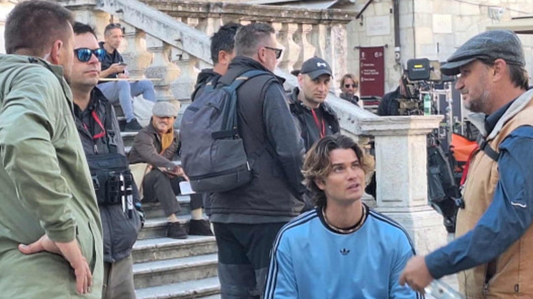 1022-Outer-Banks-Behind-The-Scenes-PRIMARY