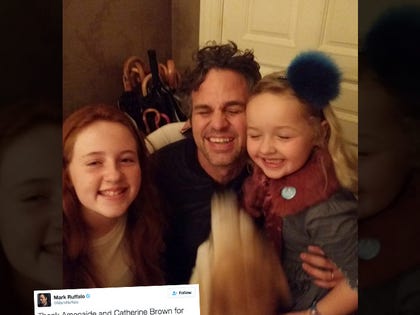 0124-mark-ruffalo-lost-phone-TWITTER-01