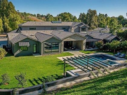 1127-kris-jenner-hidden-hills-house-photos-primary