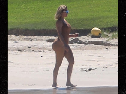 0815-khloe-kardashian-backgrid03