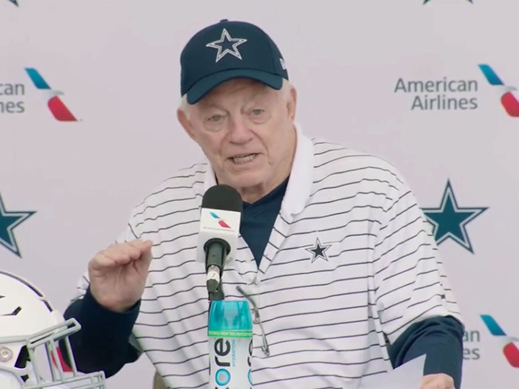 Jerry Jones sees Cowboys' youth movement key to wooing millennials