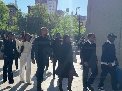 Diddy Family Arrives at Court