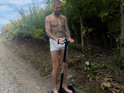 0911-Justin-Bieber-Segway-Undies-PRIMARY