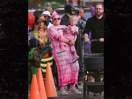 sia son halloween sub backgrid main