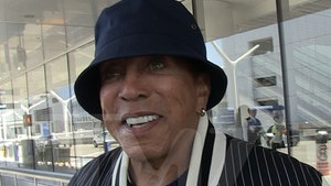 090525-smokey-robinson-primary