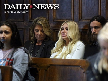 021916-kesha-courtroom-nydailynews