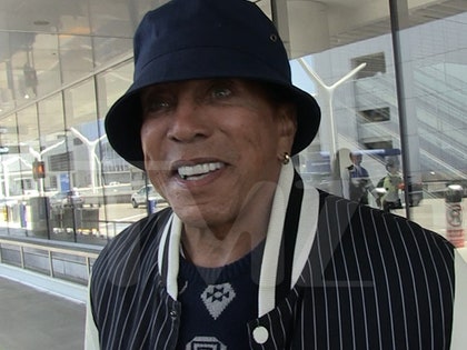 090525-smokey-robinson-primary