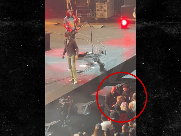 121425_all_american_rejects_woman_primary