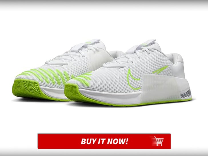 Nike-Mens-Metcon-8-Sneakers-Gym-Essentials-For-Men-MAIN