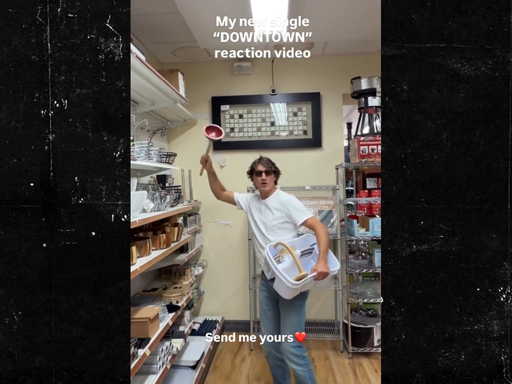 081726 katy perry justin trudeau sub