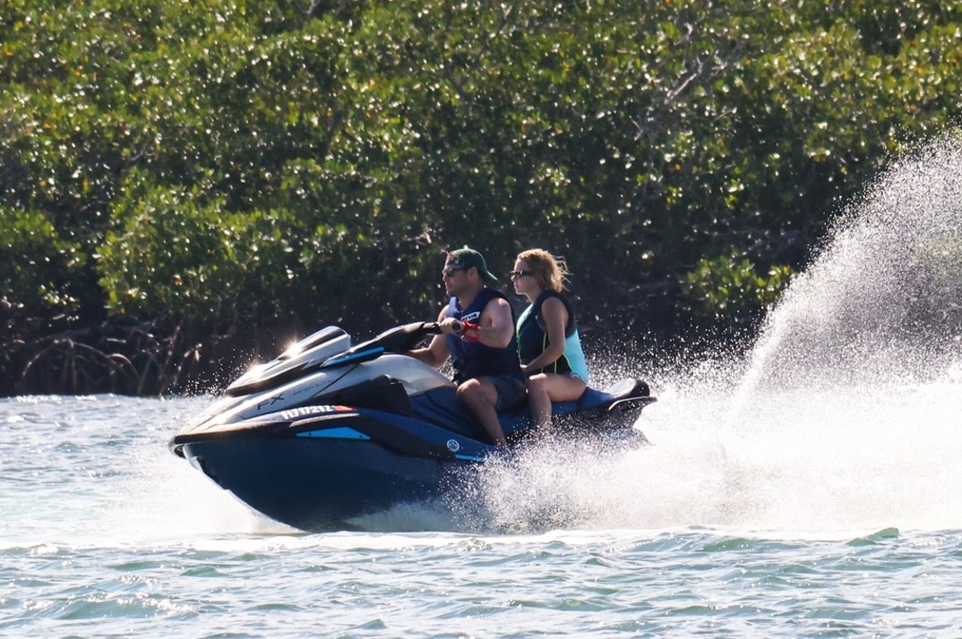 Scooter Braun Sydney Sweeney 5