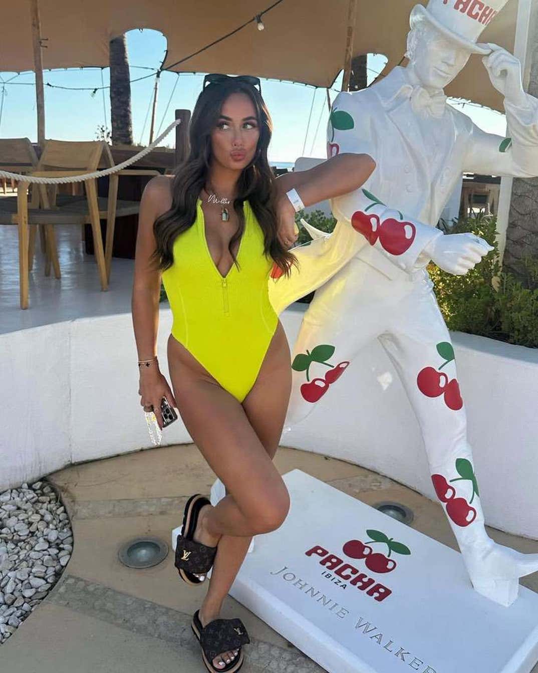 Millie Court Hot Shots 5