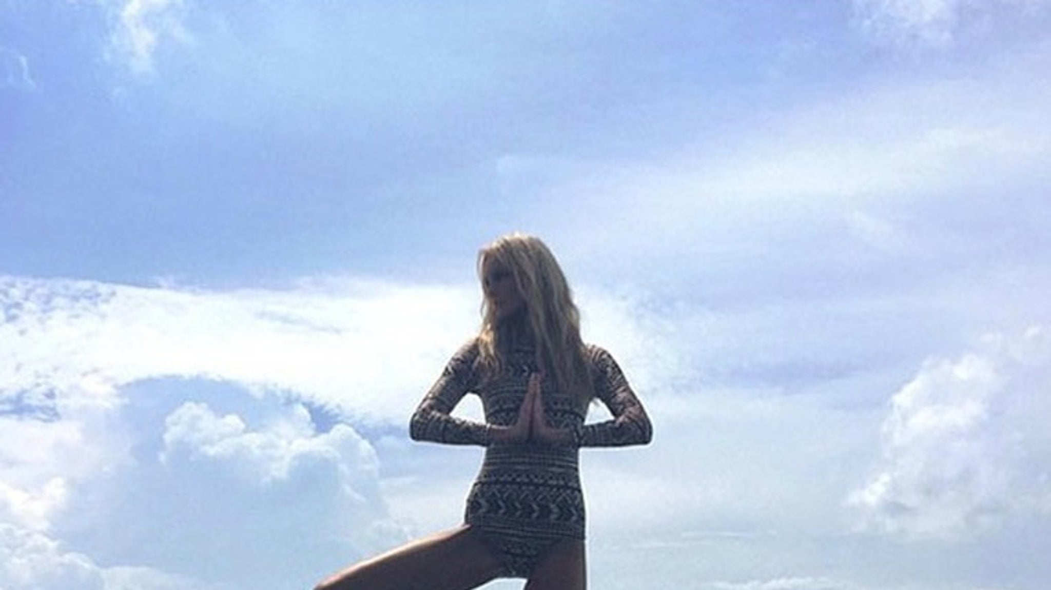 Celebrities + Bikinis + Yoga = Awesome!