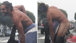 Joakim Noah Strips Butt Naked In Santa Monica Street