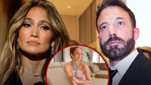 Jennifer Lopez Ditches Wedding Ring Amid Looming Divorce from Ben Affleck