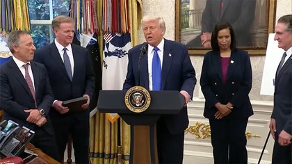 050525_donald_trump_nfl_draft_kal