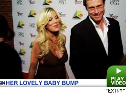 Tori Spelling: Click to watch