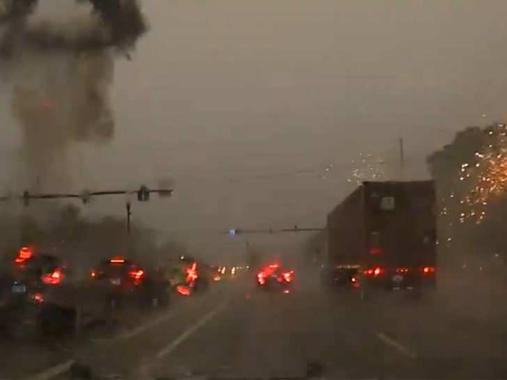 081225_lightning_strike_power_smoke_primary