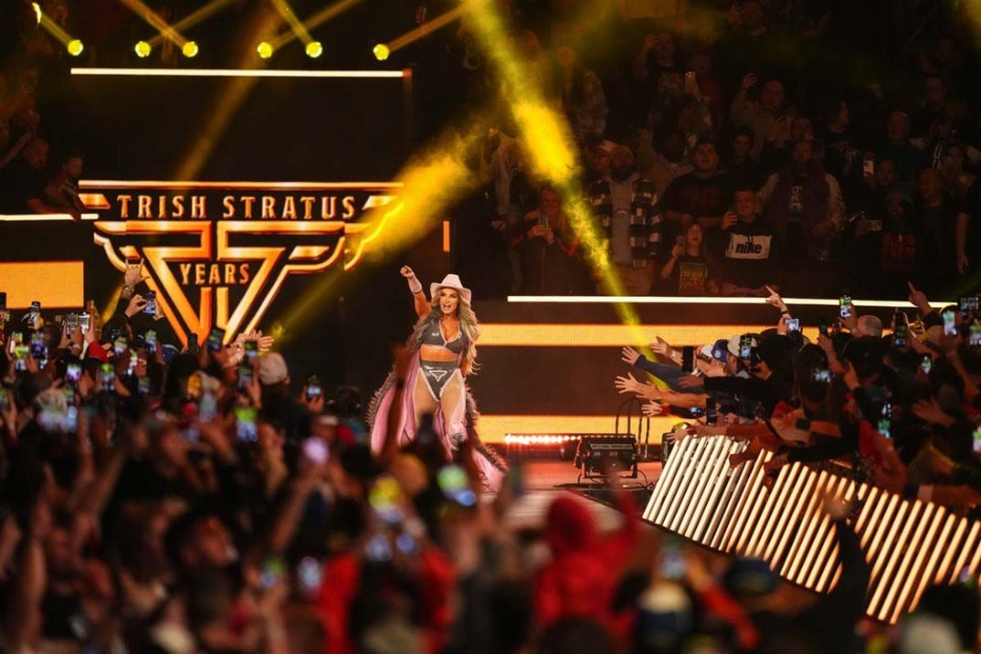Trish Stratus returns to the Royal Rumble at #25.