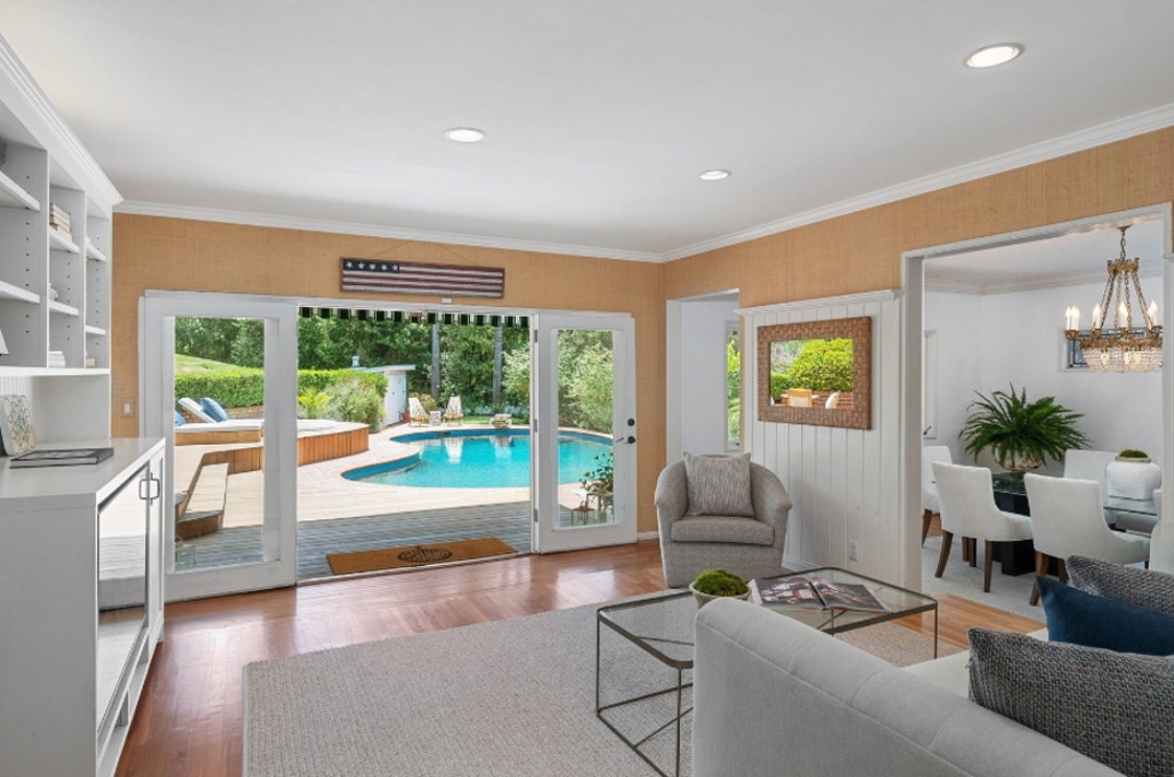Charlotte Ross Studio City Home For Sale 8