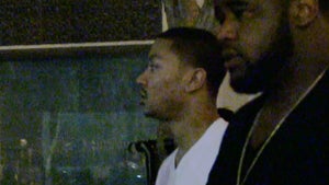 Derrick Rose -- Injured NBA Superstar Limps Out of Nightclub
