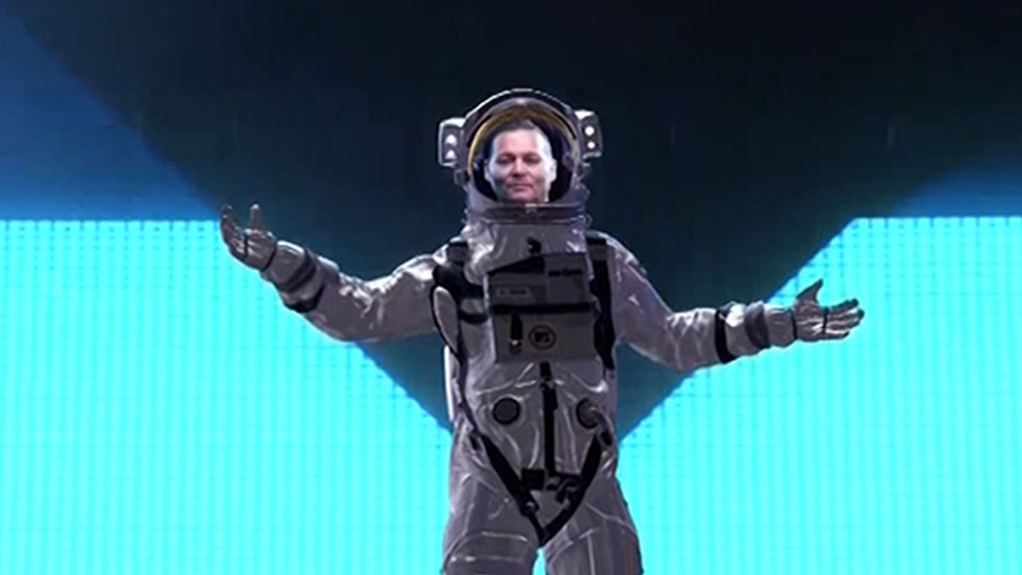 Johnny Depp Appears at MTV VMAs as Moonman, Face Only
