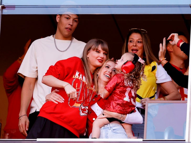 Taylor Swift celebrates Chiefs victory with Brittany Mahomes