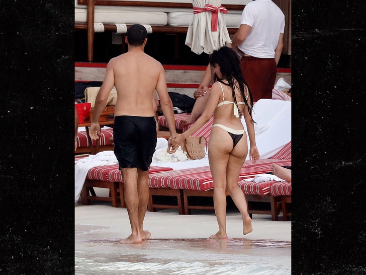 Camila Cabello Henry Junior Chalhoub mencium st barts