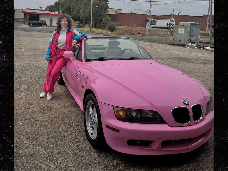 sydney sweeney christy bts insta 1