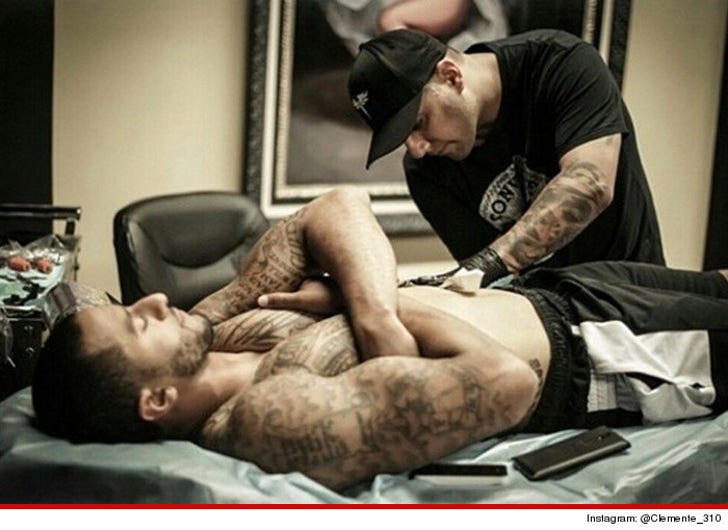 Colin Kaepernick's giant new tattoo took 27 long painful hours to comp...