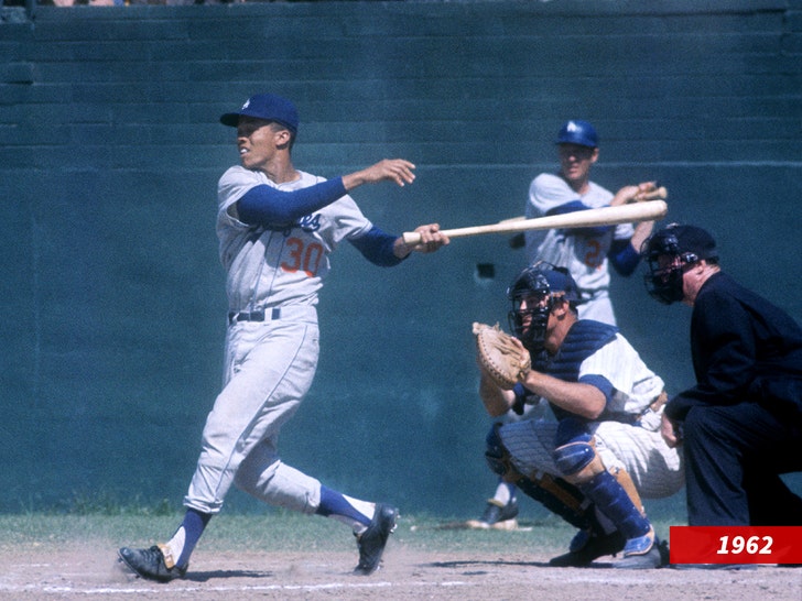 Maury Wills, legendary shortstop for the Los Angeles Dodgers, dies at 89 -  CBS News