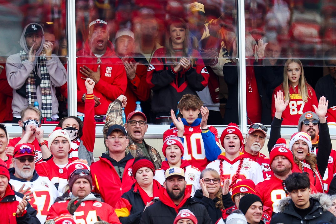 Taylor Swift at Chiefs vs. Bills5