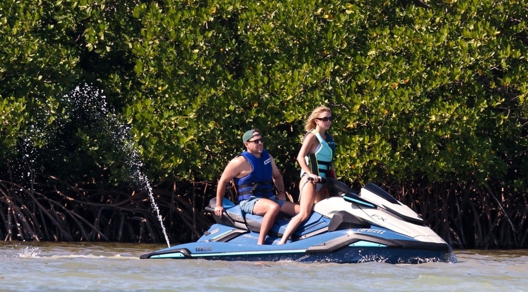 Scooter Braun Sydney Sweeney 9