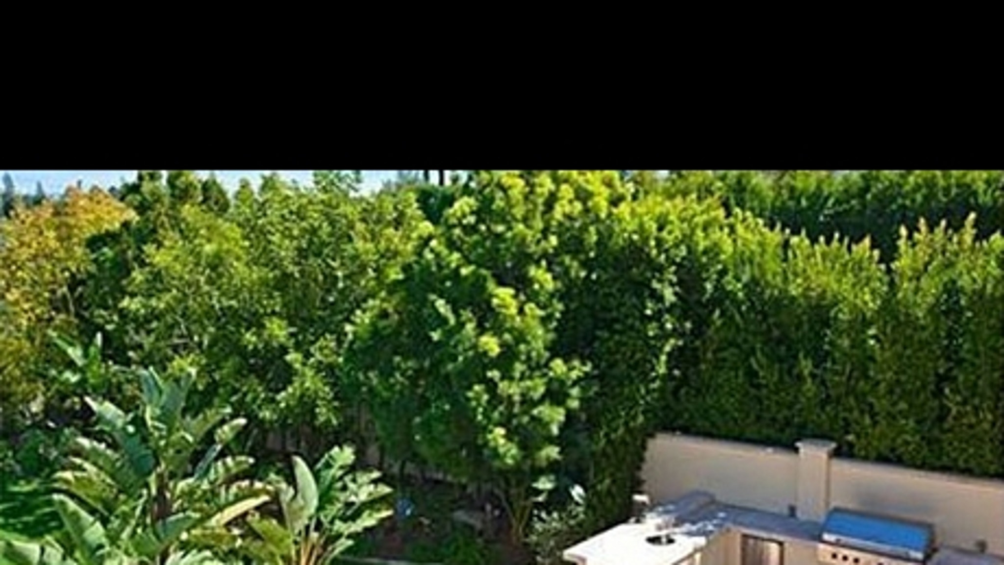 Avril Lavigne House For Sale Photo Gallery