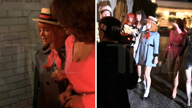 110125_lily_allen_costume_kal