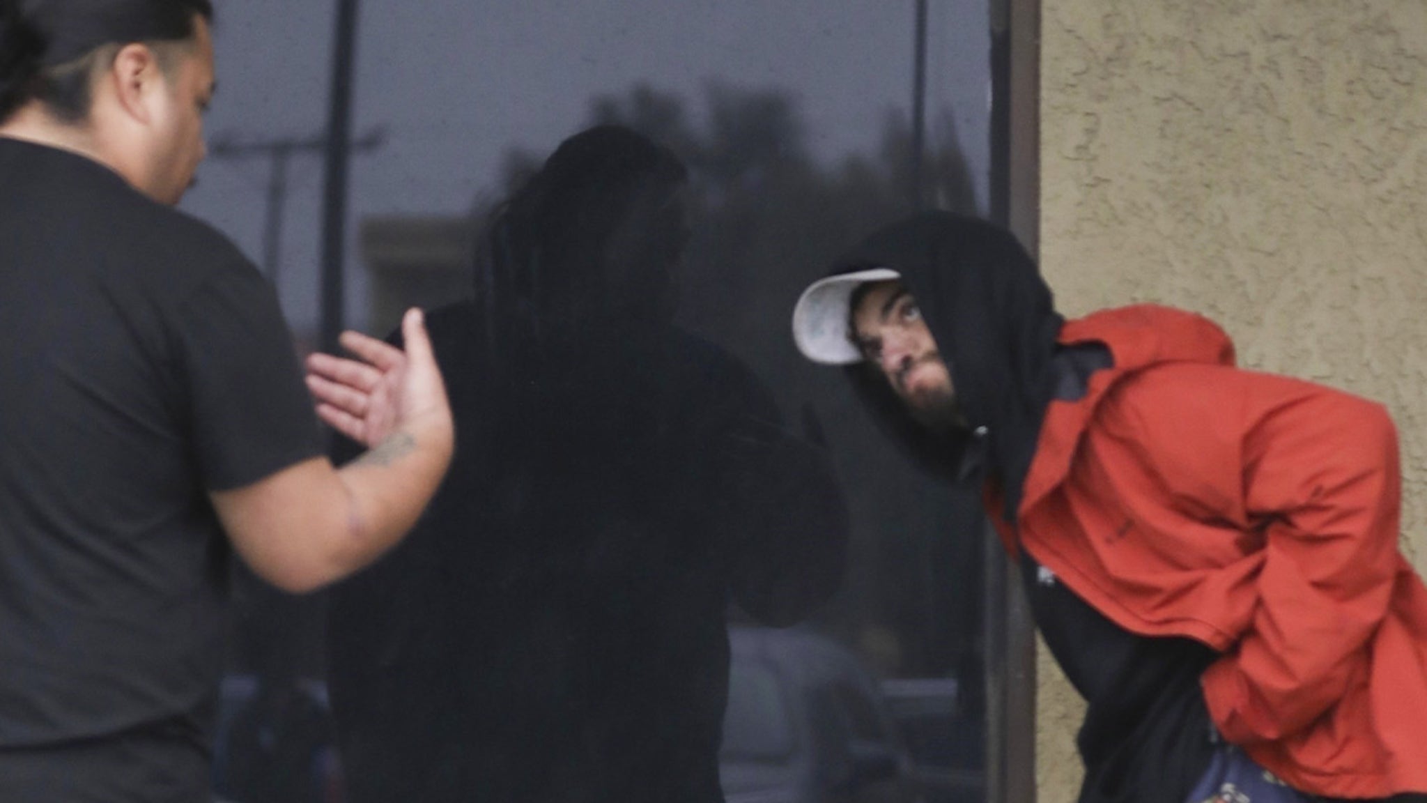 Fans Help Tylor Chase Weather the Cold And the Rain on Christmas Eve, On Video Fans Help Tylor Chase Weather the Cold And the Rain on Christmas Eve, On Video