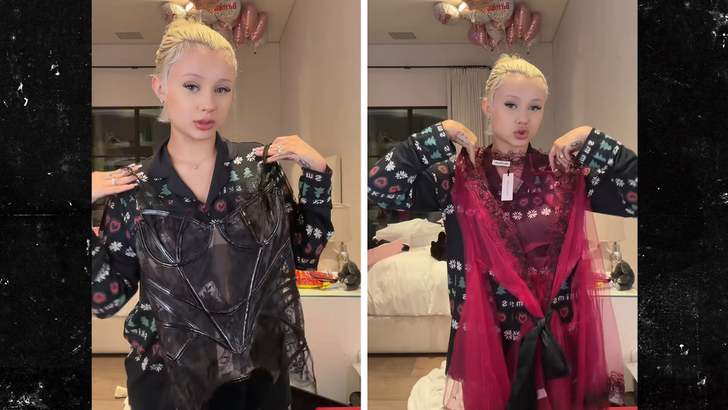 123025 alabama barker christmas KAL