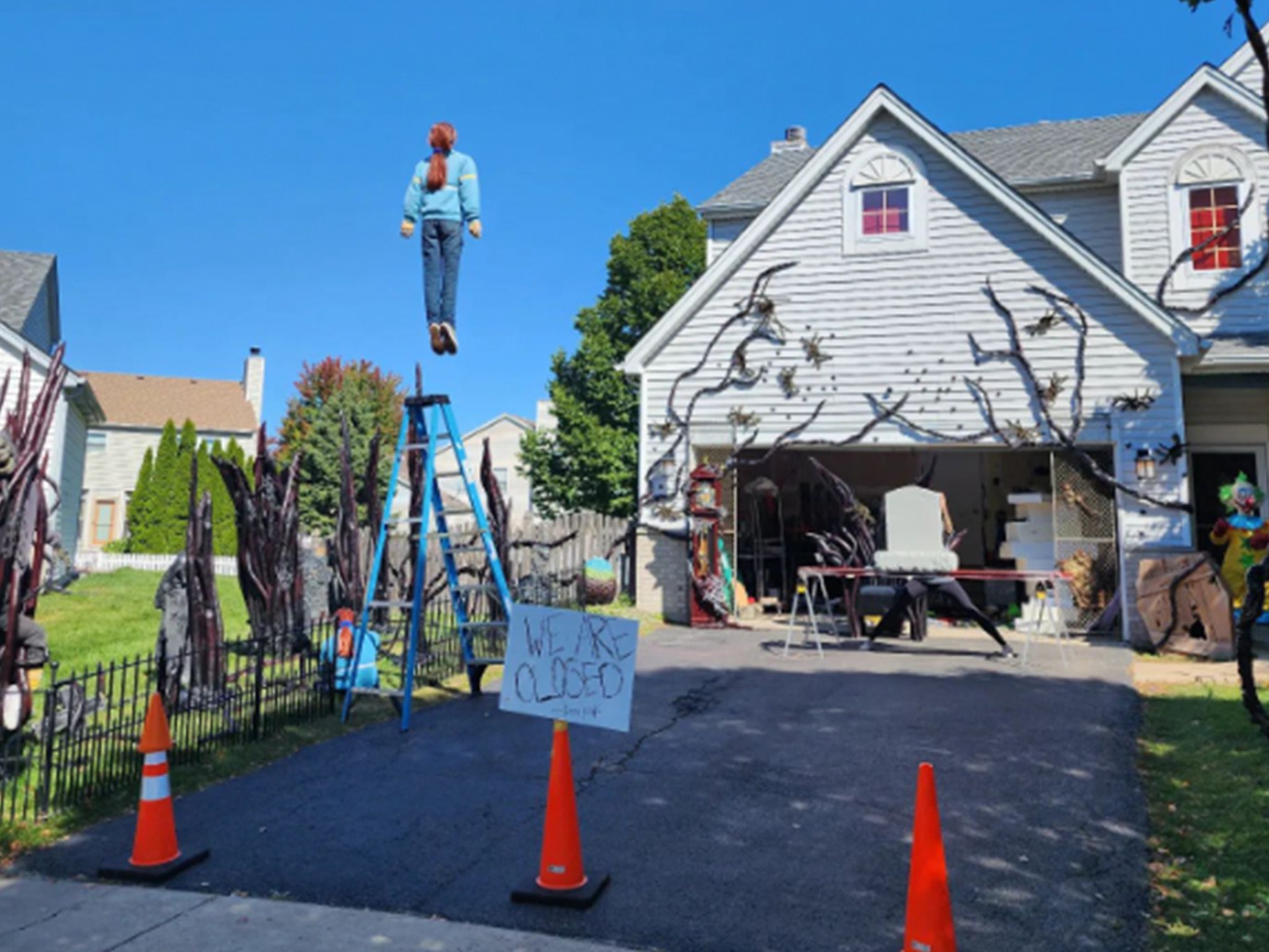 Viral Stranger Things Halloween Display Back Up After Neighbor Complains TMZ News 
