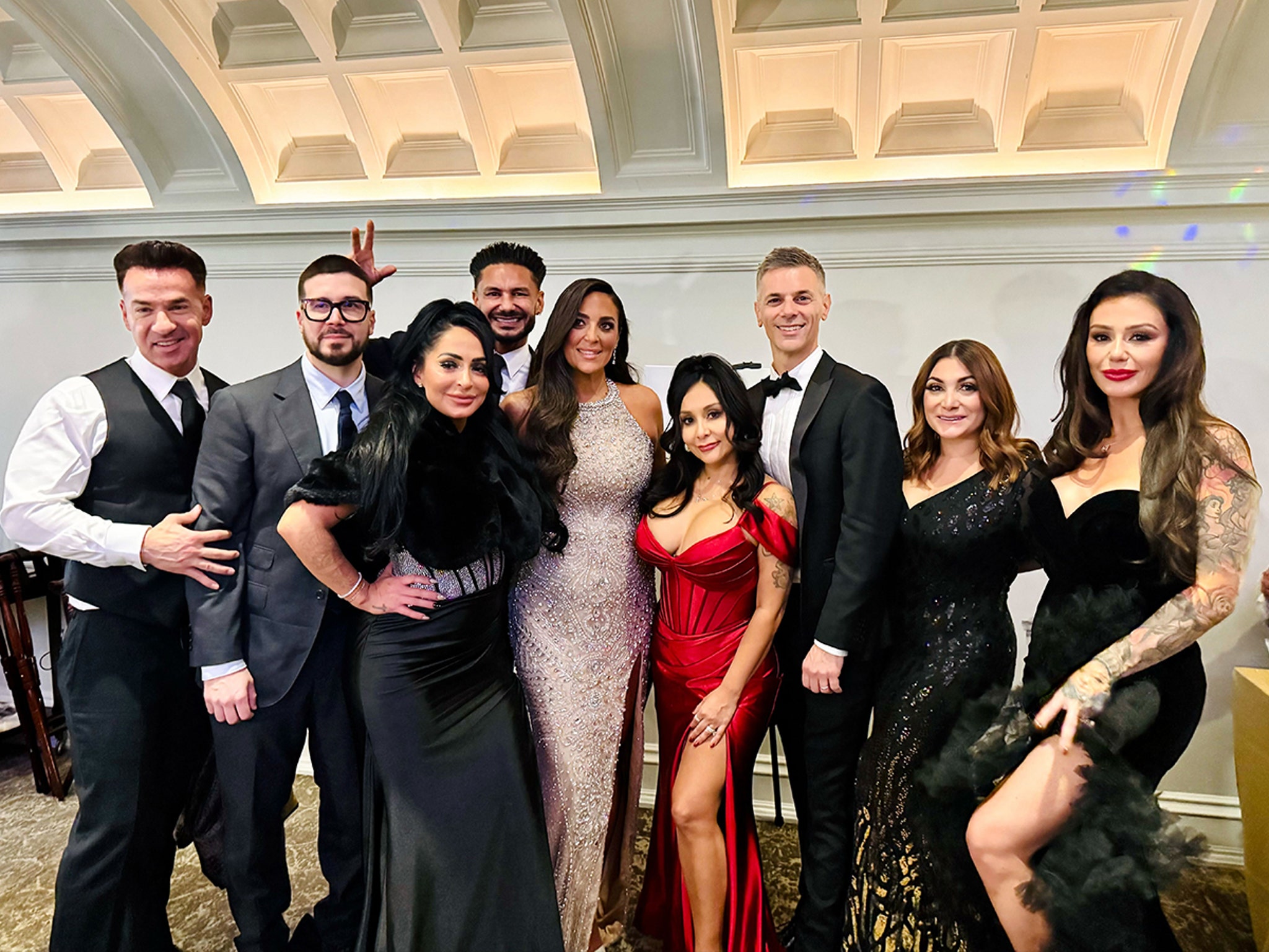 Entire 'Jersey Shore' Cast Attends Sammi Sweetheart's Wedding Except Ronnie Entire 'Jersey Shore' Cast Attends Sammi Sweetheart's Wedding Except Ronnie