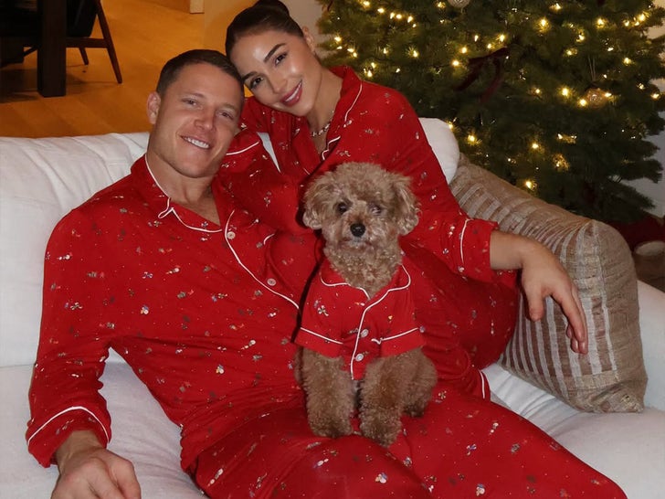 1212-Family-Holiday-Pajamas-Sub1