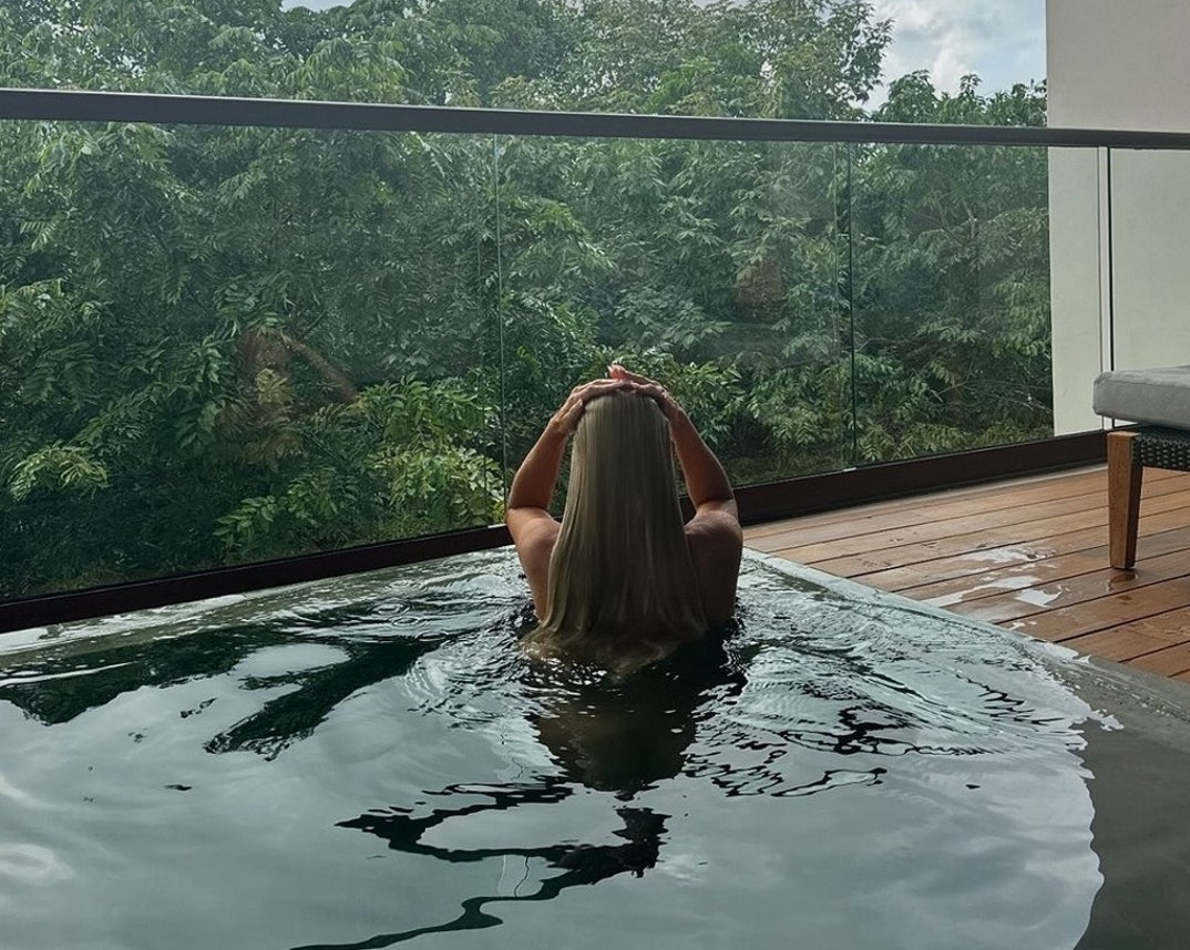 1120 Christine Quinn Hot Shots Mexico 5