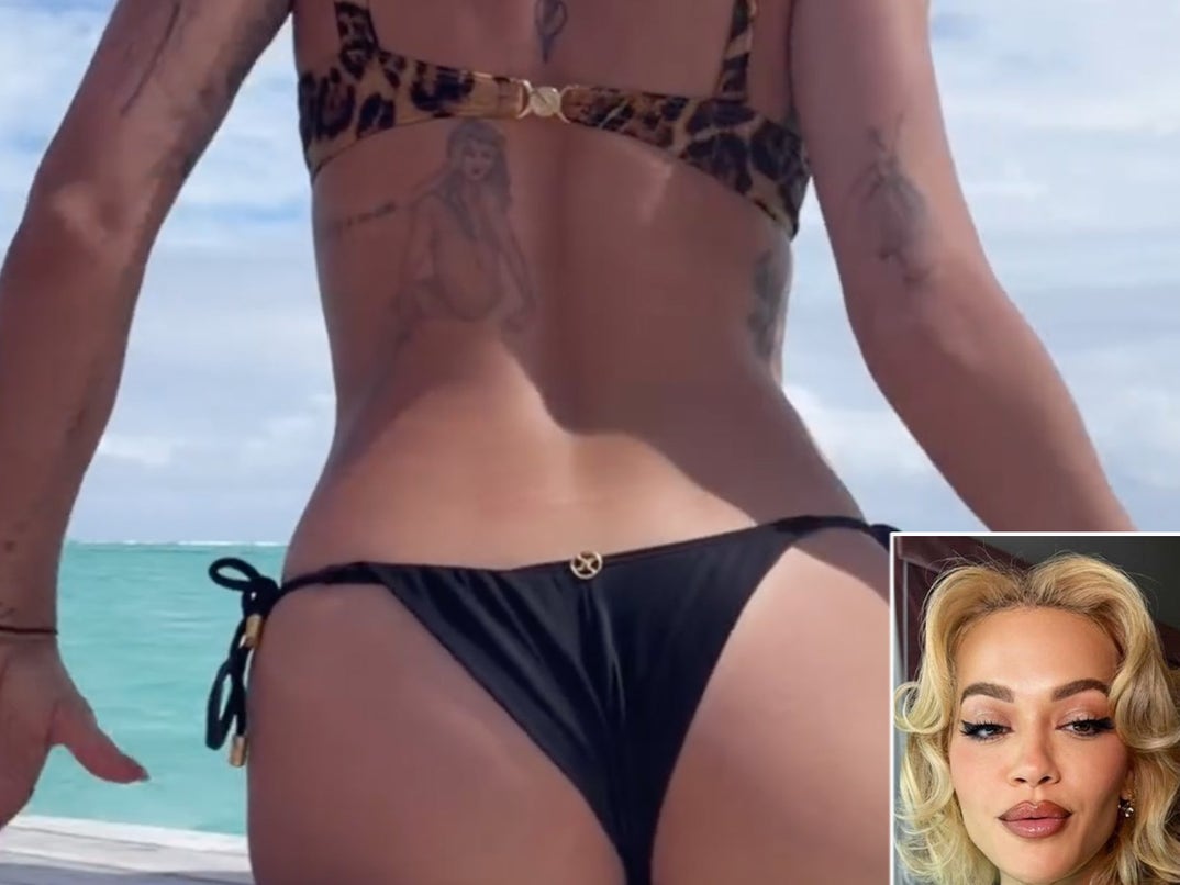 Ashley Tisdale posing in bikini and showing her sexy body and nice ass Porn  Pictures, XXX Photos, Sex Images #3239869 - PICTOA, image size:1074x806